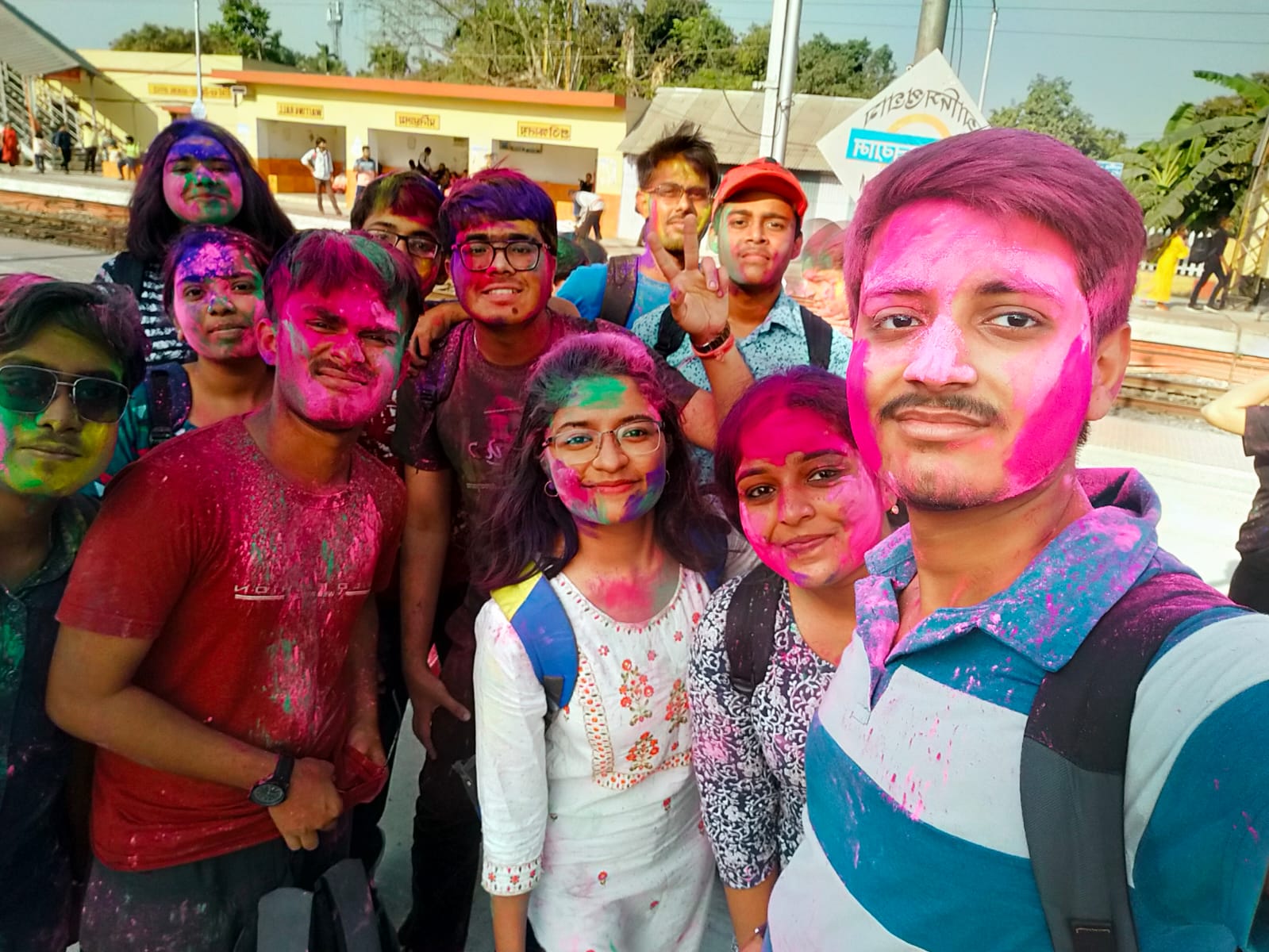 holi2023 Img